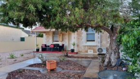 Charming 100 yr old cottage in the heart of Moonta, Moonta